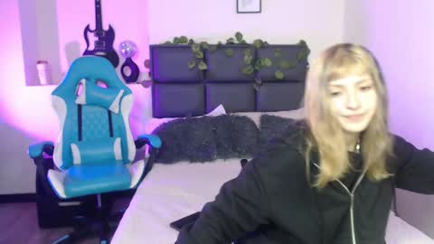 Amnesia online show from 09/30/25, 01:27