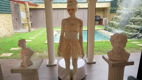 Snapshot of amnie_ chatting on 10/11/25, 07:01 RETURN 30TH 100 explicit on online show from 10/11/25, 07:01