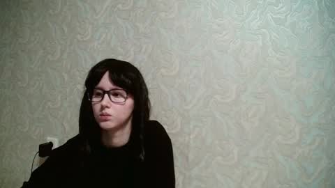 Snapshot of amomira chatting on 12/17/24, 12:00 Amomira online show from 12/17/24, 12:00