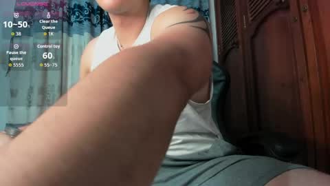 Snapshot of amon__ashford chatting on 05/10/26, 02:28 amon__ashford online show from 05/10/26, 02:28