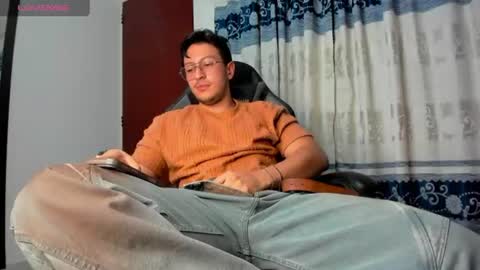 Snapshot of amon__ashford chatting on 07/30/26, 04:33 amon__ashford online show from 07/30/26, 04:33