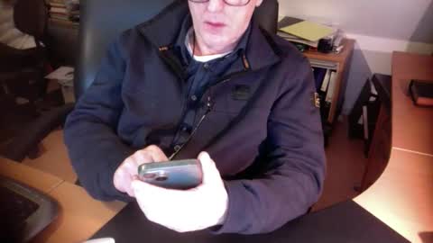 Snapshot of amor2200 chatting on 12/09/24, 07:50 Amor2200 online show from 12/09/24, 07:50