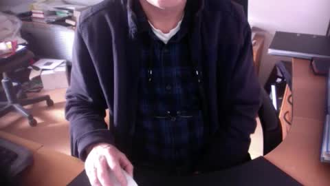 Snapshot of amor2200 chatting on 12/23/24, 10:53 Amor2200 online show from 12/23/24, 10:53