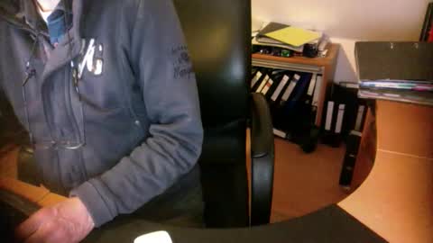 Snapshot of amor2200 chatting on 01/16/25, 06:48 Amor2200 online show from 01/16/25, 06:48