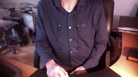 Snapshot of amor2200 chatting on 01/20/25, 12:39 Amor2200 online show from 01/20/25, 12:39