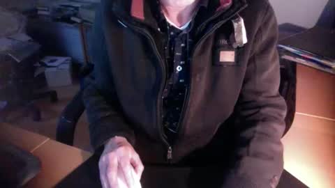 Snapshot of amor2200 chatting on 01/22/25, 03:40 Amor2200 online show from 01/22/25, 03:40