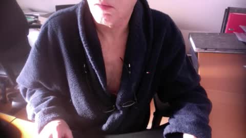 Snapshot of amor2200 chatting on 02/09/25, 12:08 Amor2200 online show from 02/09/25, 12:08