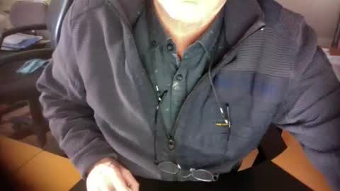 Snapshot of amor2200 chatting on 02/18/25, 04:05 Amor2200 online show from 02/18/25, 04:05