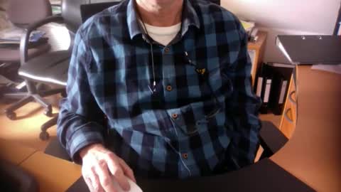 Snapshot of amor2200 chatting on 03/11/25, 11:23 Amor2200 online show from 03/11/25, 11:23