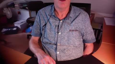 Snapshot of amor2200 chatting on 09/09/25, 12:48 Amor2200 online show from 09/09/25, 12:48