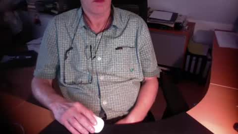 Snapshot of amor2200 chatting on 09/11/25, 05:13 Amor2200 online show from 09/11/25, 05:13