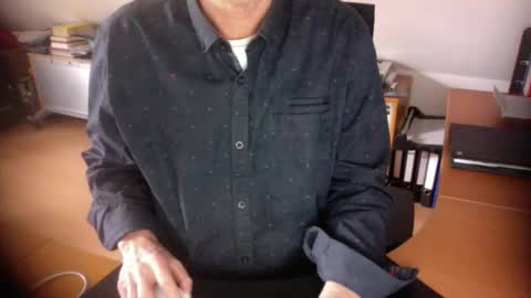 Amor2200 online show from 11/21/25, 12:15