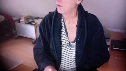 Amor2200 online show from 11/28/25, 10:18