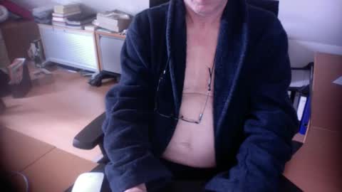 Snapshot of amor2200 chatting on 03/13/26, 11:06 Amor2200 online show from 03/13/26, 11:06