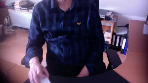 Snapshot of amor2200 chatting on 03/18/26, 03:04 Amor2200 online show from 03/18/26, 03:04