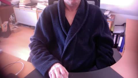 Snapshot of amor2200 chatting on 03/22/26, 11:24 Amor2200 online show from 03/22/26, 11:24