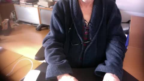 Snapshot of amor2200 chatting on 03/29/26, 12:16 Amor2200 online show from 03/29/26, 12:16