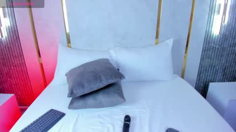 Snapshot of amor_smith_ chatting on 11/28/25, 03:09 Tefy online show from 11/28/25, 03:09