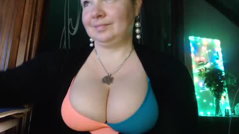 amorelara online show from 12/10/24, 05:50