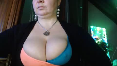 amorelara online show from 12/10/24, 08:51