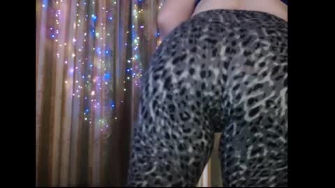 amorelara online show from 11/19/25, 12:49