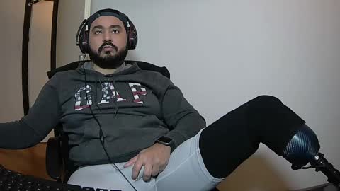 Amputee Leo online show from 01/06/25, 05:06