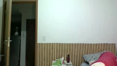 amputeeluna online show from 02/20/25, 02:07