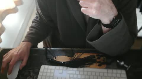 Snapshot of amslave4f chatting on 05/17/26, 07:28 amslave4f online show from 05/17/26, 07:28