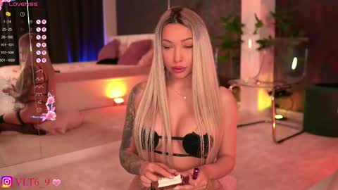 Snapshot of amunajaxson chatting on 03/11/25, 10:53 ------------- online show from 03/11/25, 10:53