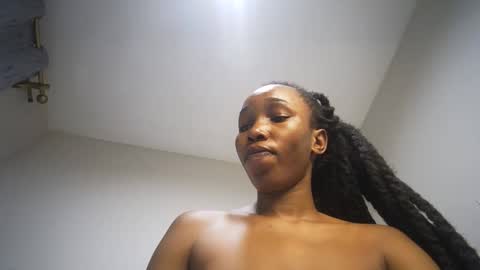 Snapshot of amunetlover chatting on 09/12/25, 12:05 shantel online show from 09/12/25, 12:05