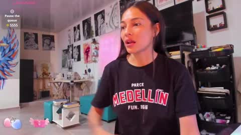 Snapshot of amy_and_eloise chatting on 03/12/25, 08:31 AmyEloise online show from 03/12/25, 08:31