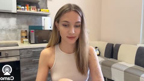 Snapshot of amy_chill chatting on 12/17/24, 12:11 Amy Chill online show from 12/17/24, 12:11