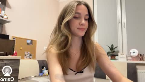 Snapshot of amy_chill chatting on 03/06/25, 06:48 Amy Chill online show from 03/06/25, 06:48