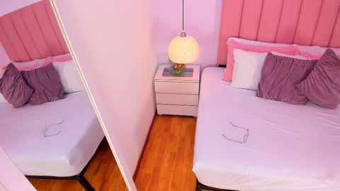 Aleja   online show from 09/24/25, 02:59