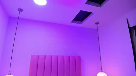 Aleja   online show from 10/14/25, 03:29