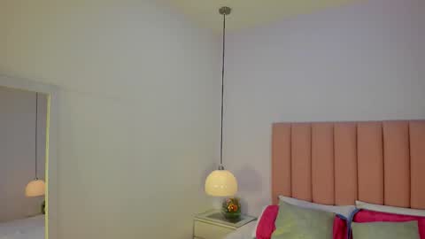 Aleja   online show from 11/16/25, 11:10