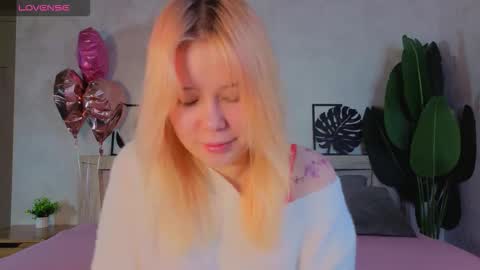 Snapshot of amy_kimberlly chatting on 02/28/26, 06:25 Amy online show from 02/28/26, 06:25