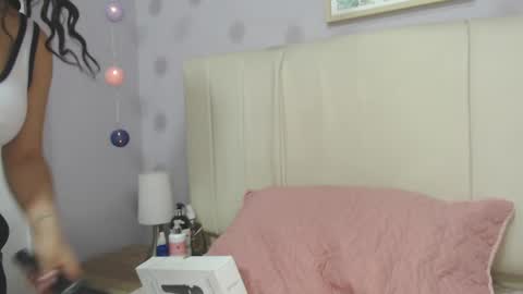 Amy online show from 03/04/25, 01:17