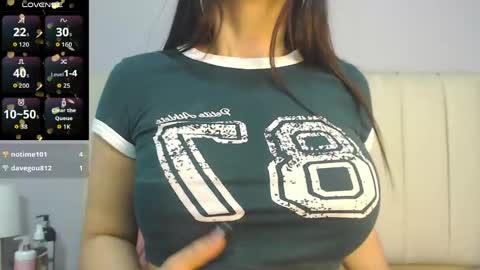 Snapshot of amy_le chatting on 05/19/26, 02:12 Amy online show from 05/19/26, 02:12