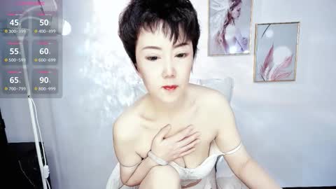 Olivia online show from 11/06/25, 09:26