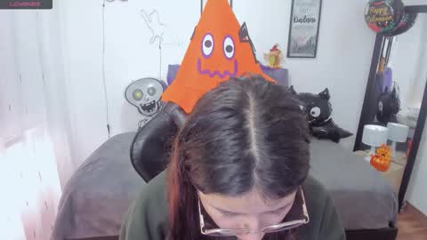 Amy sophia 3 online show from 10/29/25, 01:02