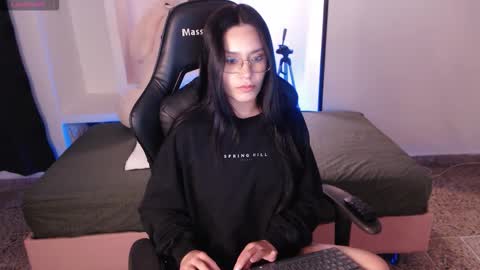 Mia Cristancho online show from 02/02/26, 09:46