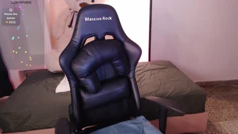 Mia Cristancho online show from 02/06/26, 09:29