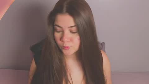 Snapshot of amy_vans_ chatting on 05/12/26, 10:18 Amy nickname Kirby online show from 05/12/26, 10:18