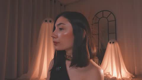 Amy Armstrong online show from 10/15/25, 01:50