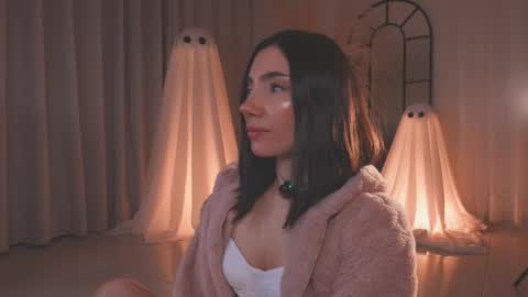 Amy Armstrong online show from 10/16/25, 01:39