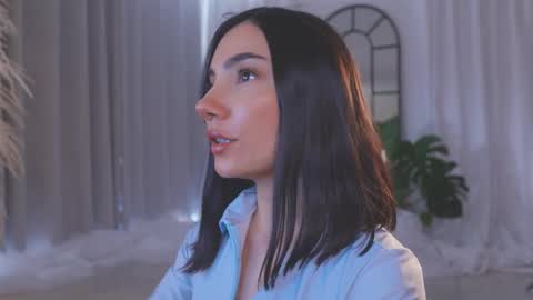 Amy Armstrong online show from 11/22/25, 10:09