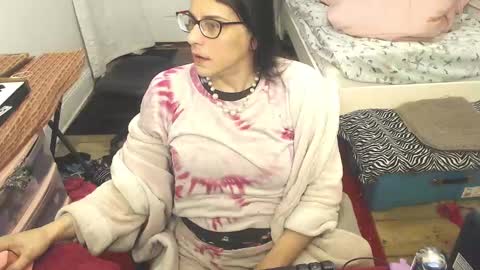 Snapshot of amyattack chatting on 02/16/25, 10:21 Trashely Gimpson online show from 02/16/25, 10:21