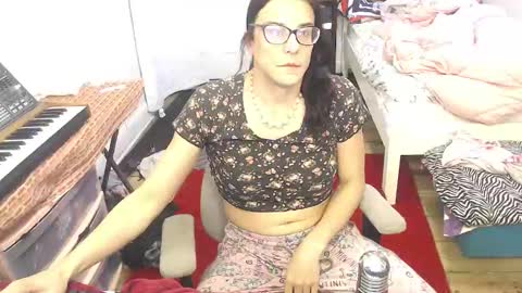 Snapshot of amyattack chatting on 02/21/25, 11:44 Trashely Gimpson online show from 02/21/25, 11:44