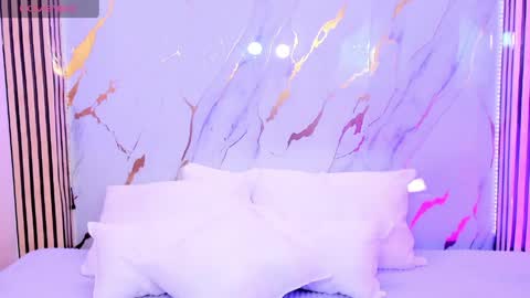 My name is AMY... Nice to meet you  thumb up me please its important online show from 04/23/26, 07:05